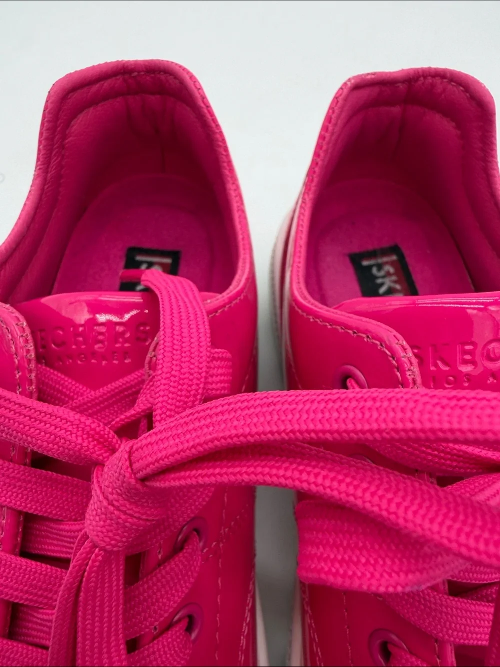 Skechers Women's 155201 Hot Pink Patent Roadies 90sBBY Casual Shoes Size 7.5